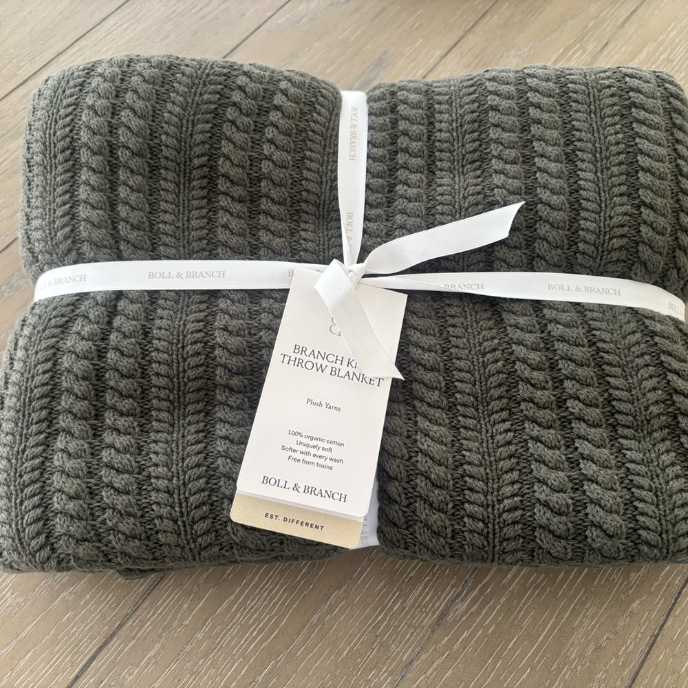 Boll & Branch Knit Throw Blanket in Dark Green